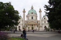 Karlskirche-2.JPG