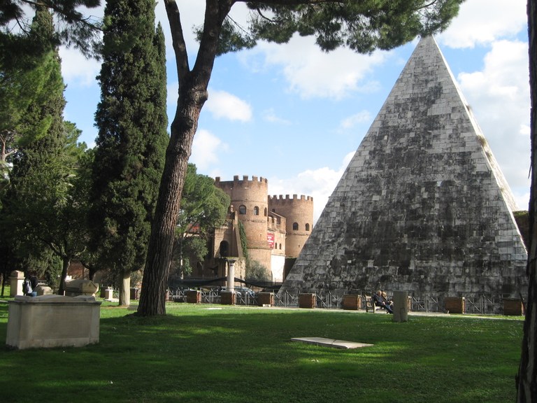 Pyramide des Caius Cestius