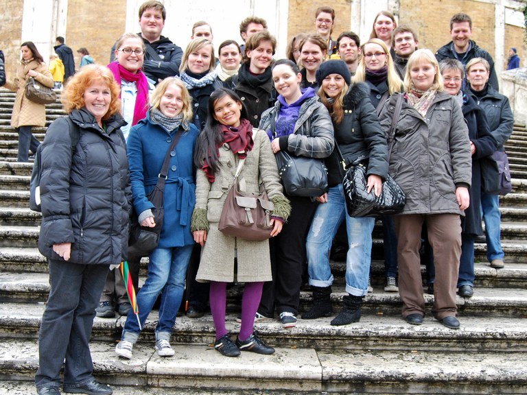 Gruppenfoto_spanische Treppe.jpg